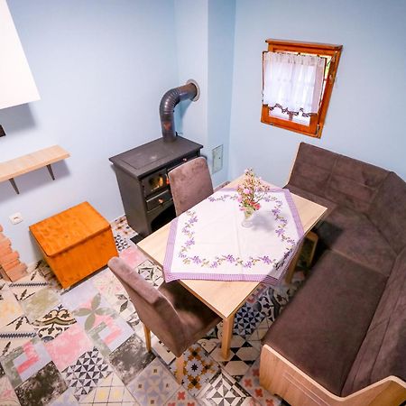 Hostel Strug Makole Bagian luar foto