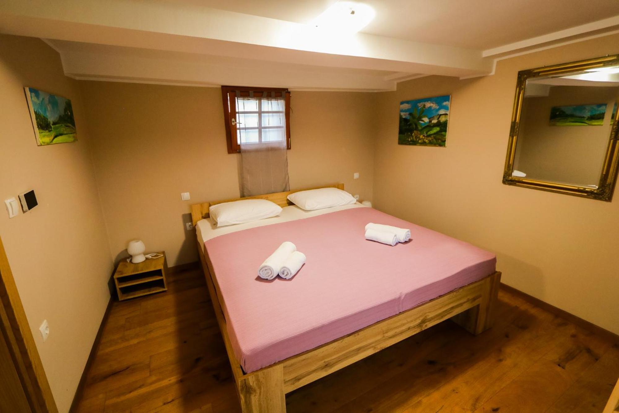 Hostel Strug Makole Bagian luar foto