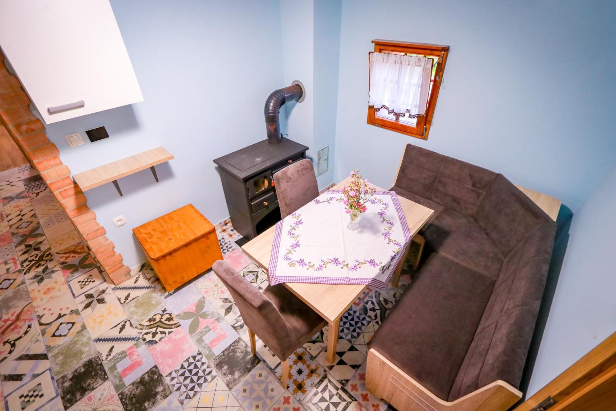 Hostel Strug Makole Bagian luar foto